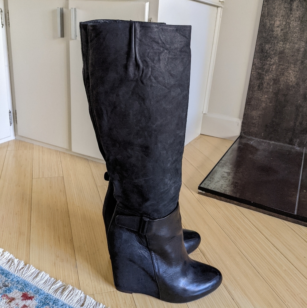 Vince Tall Mixed Leather Black Hidden Wedge Heel Boots Womens 8.5M BucklelDetail